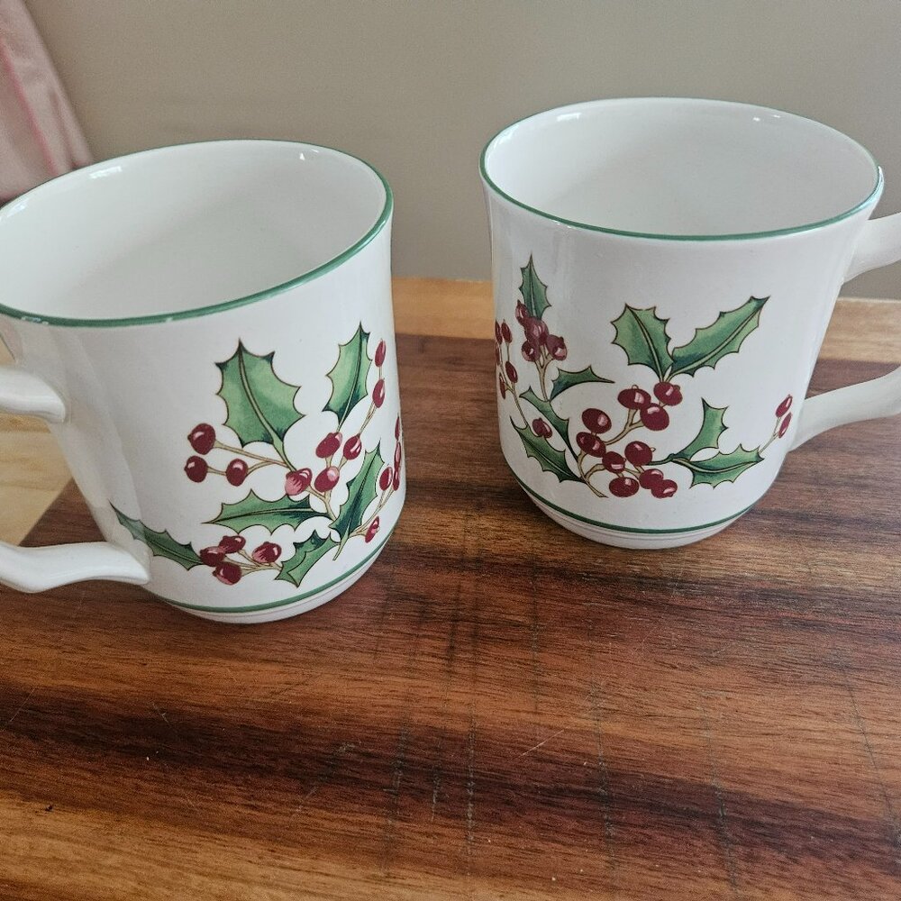 white Christmas mugs holly and berries by Sango,Korea well made
